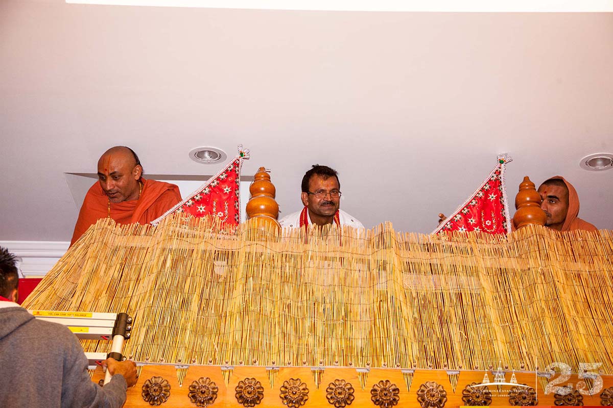 ©1987-2017 SKS Swaminarayan Temple East London